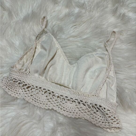 Cream colored knit cropped top size women’s Small - Picture 2 of 3